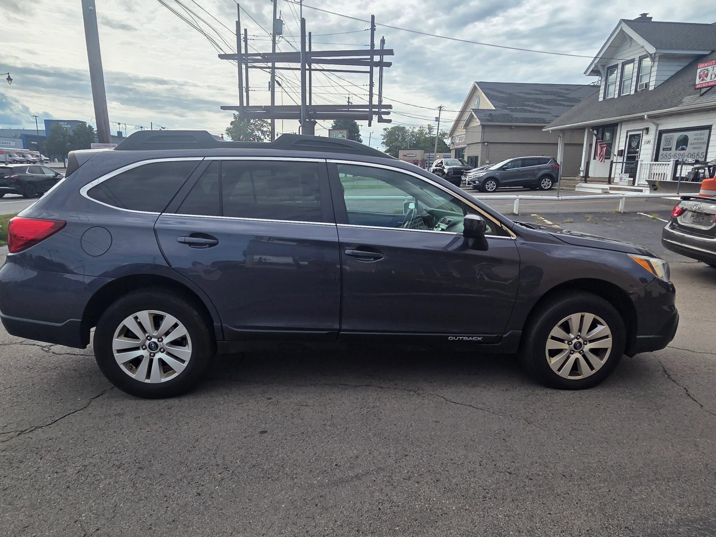 Used 2015 Subaru Outback 2.5i Premium AWD/4WD image 7