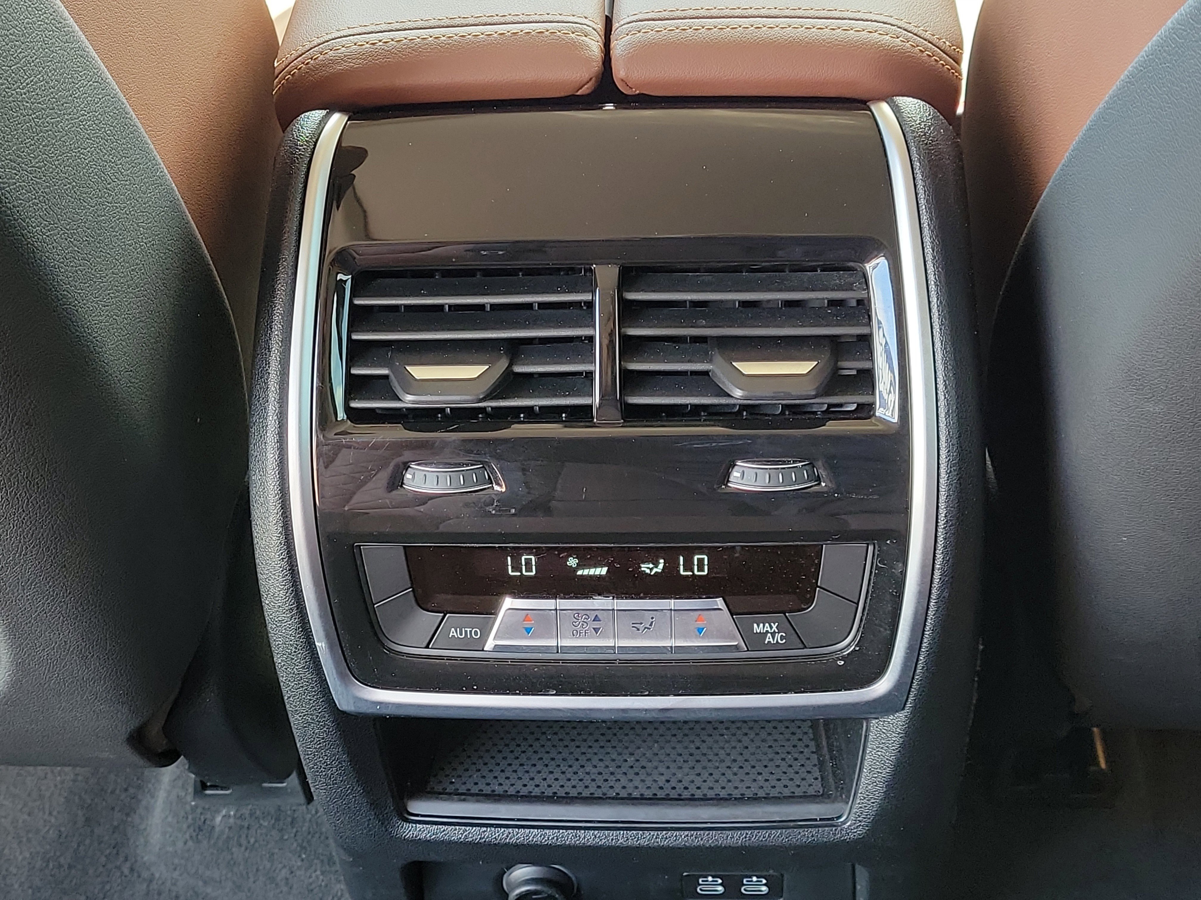 Certified 2024 BMW X7 xDrive40i w/ Premium Package AWD/4WD image 13