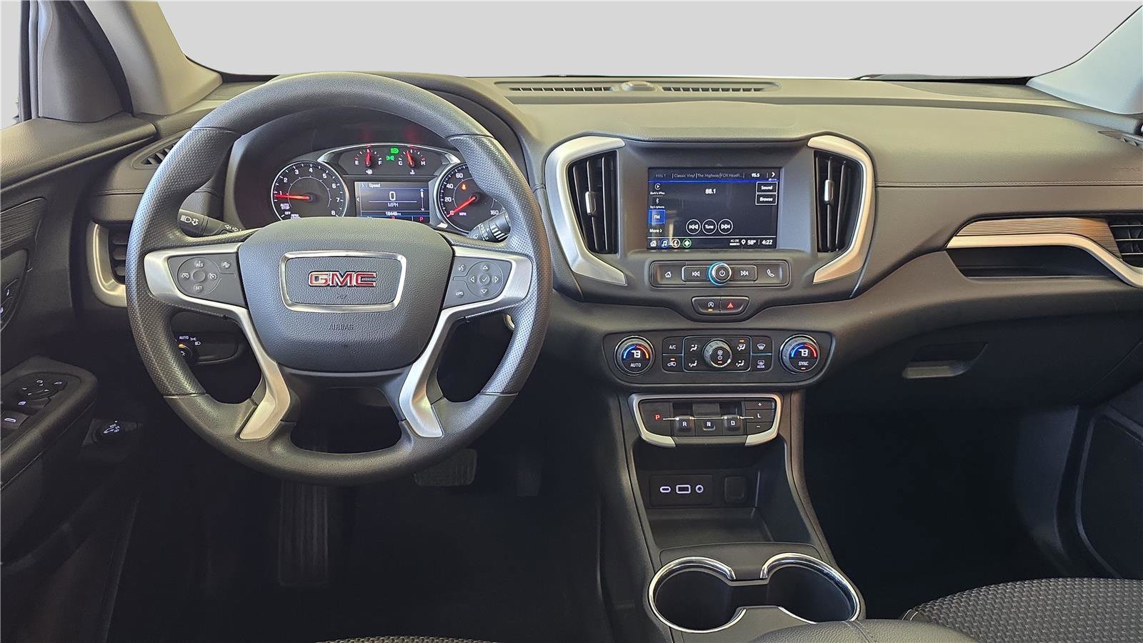 Used 2022 GMC Terrain SLE w/ Driver Convenience Package image 9