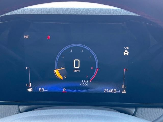 Used 2025 Chevrolet TrailBlazer RS w/ Convenience Package FWD image 9