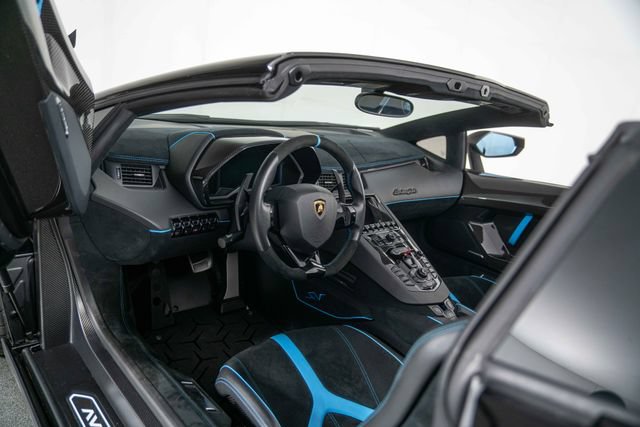 Used 2017 Lamborghini Aventador LP 750-4 Superveloce AWD/4WD image 16