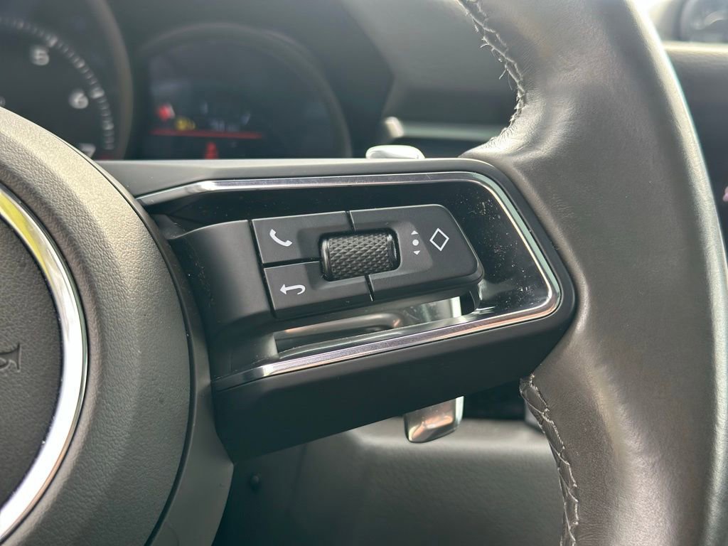 Used 2023 Porsche Macan AWD/4WD image 29