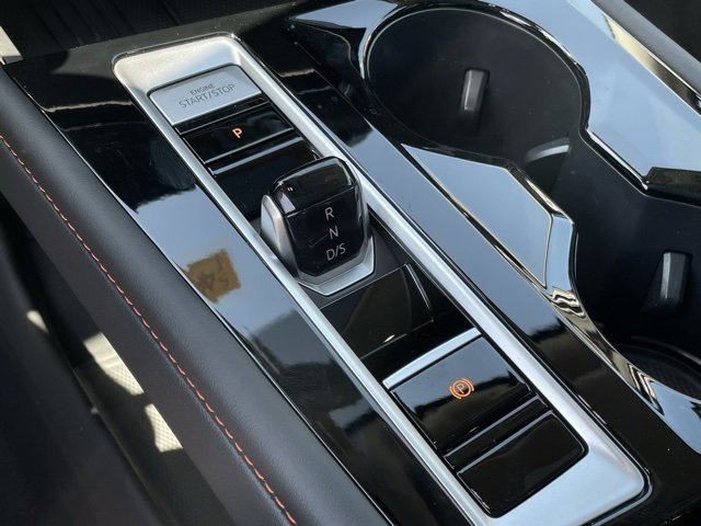 New 2025 Volkswagen Atlas Peak Edition SE image 17