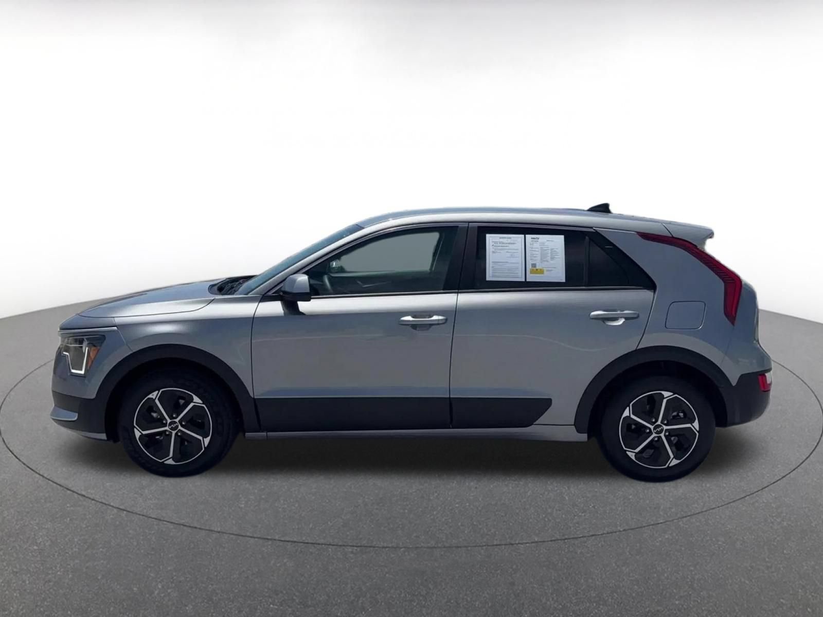 Used 2026 Kia Niro LX FWD image 9