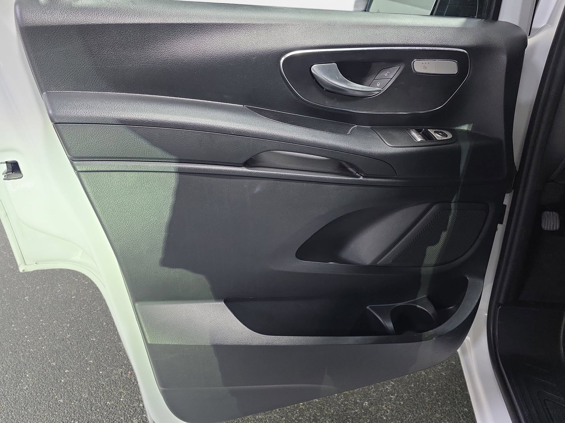 Used 2023 Mercedes-Benz Metris Passenger image 26