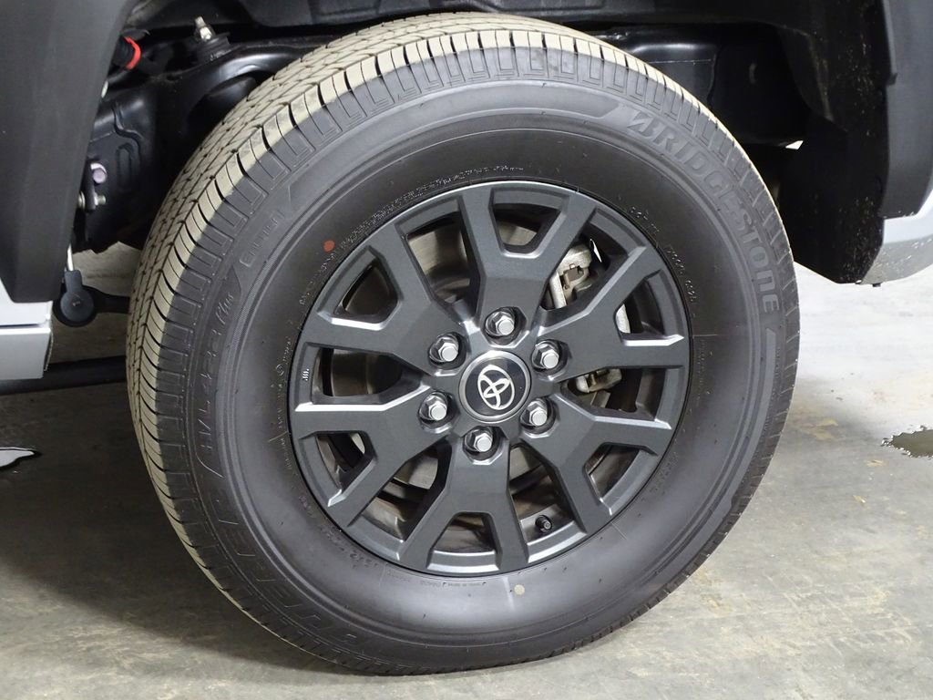 Used 2025 Toyota 4Runner SR5 image 34