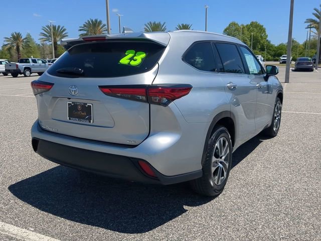 Used 2023 Toyota Highlander XLE image 4