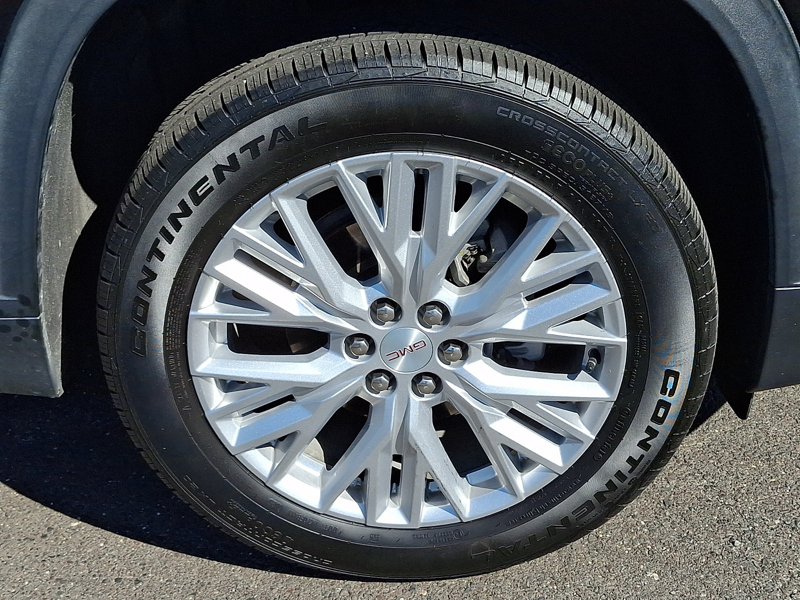 Used 2026 GMC Acadia Elevation w/ Elevation Premium Package FWD image 8