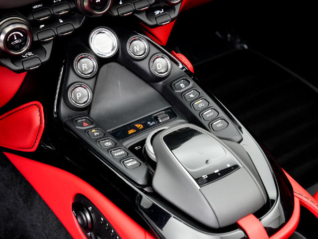 Used 2022 Aston Martin V8 Vantage Roadster RWD image 20
