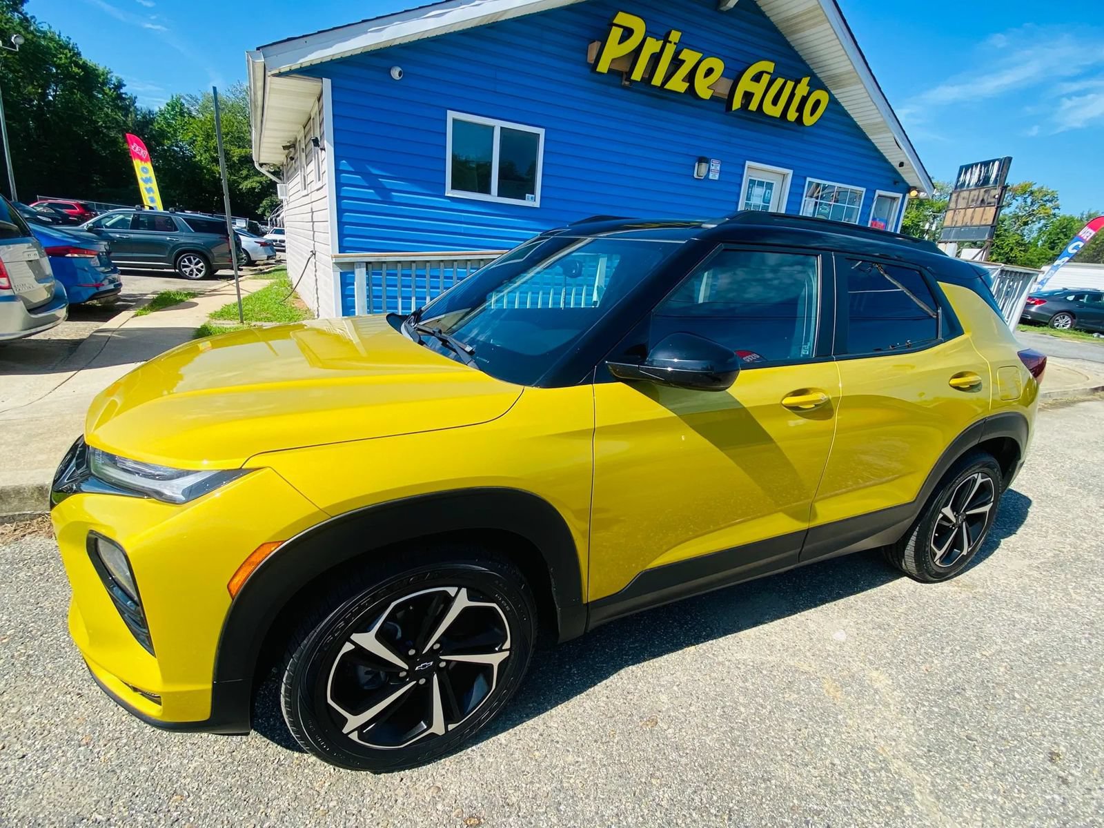 Used 2023 Chevrolet TrailBlazer RS w/ Sun and Liftgate Package FWD image 2