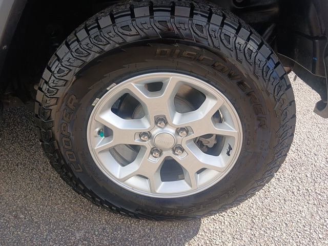 Used 2021 Jeep Wrangler Unlimited Islander AWD/4WD image 13