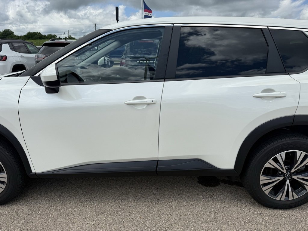 Used 2023 Nissan Rogue SV image 33