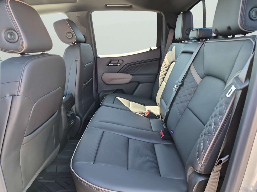 New 2026 GMC Canyon Denali AWD/4WD image 32