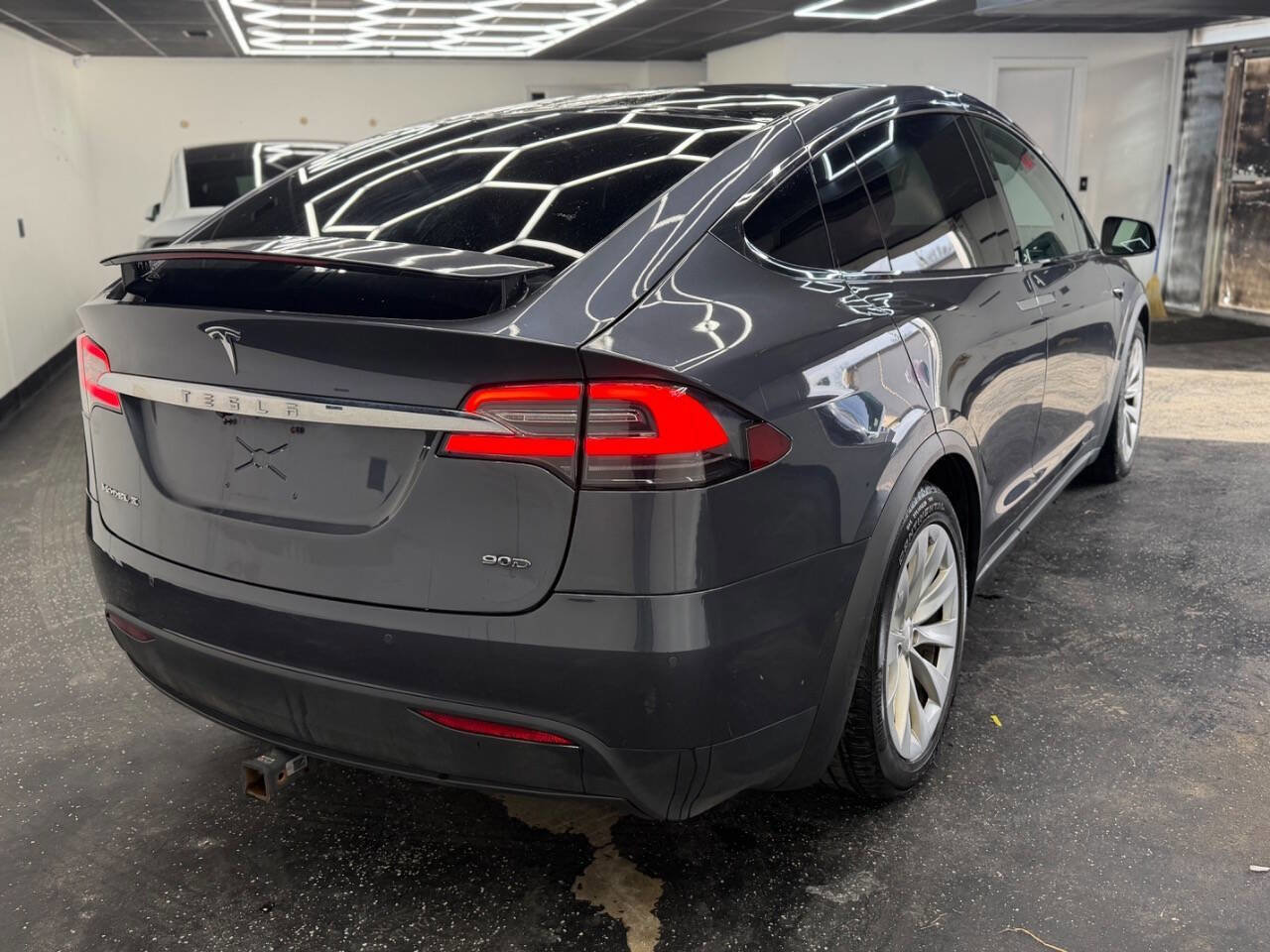 Used 2017 Tesla Model X 90D image 5