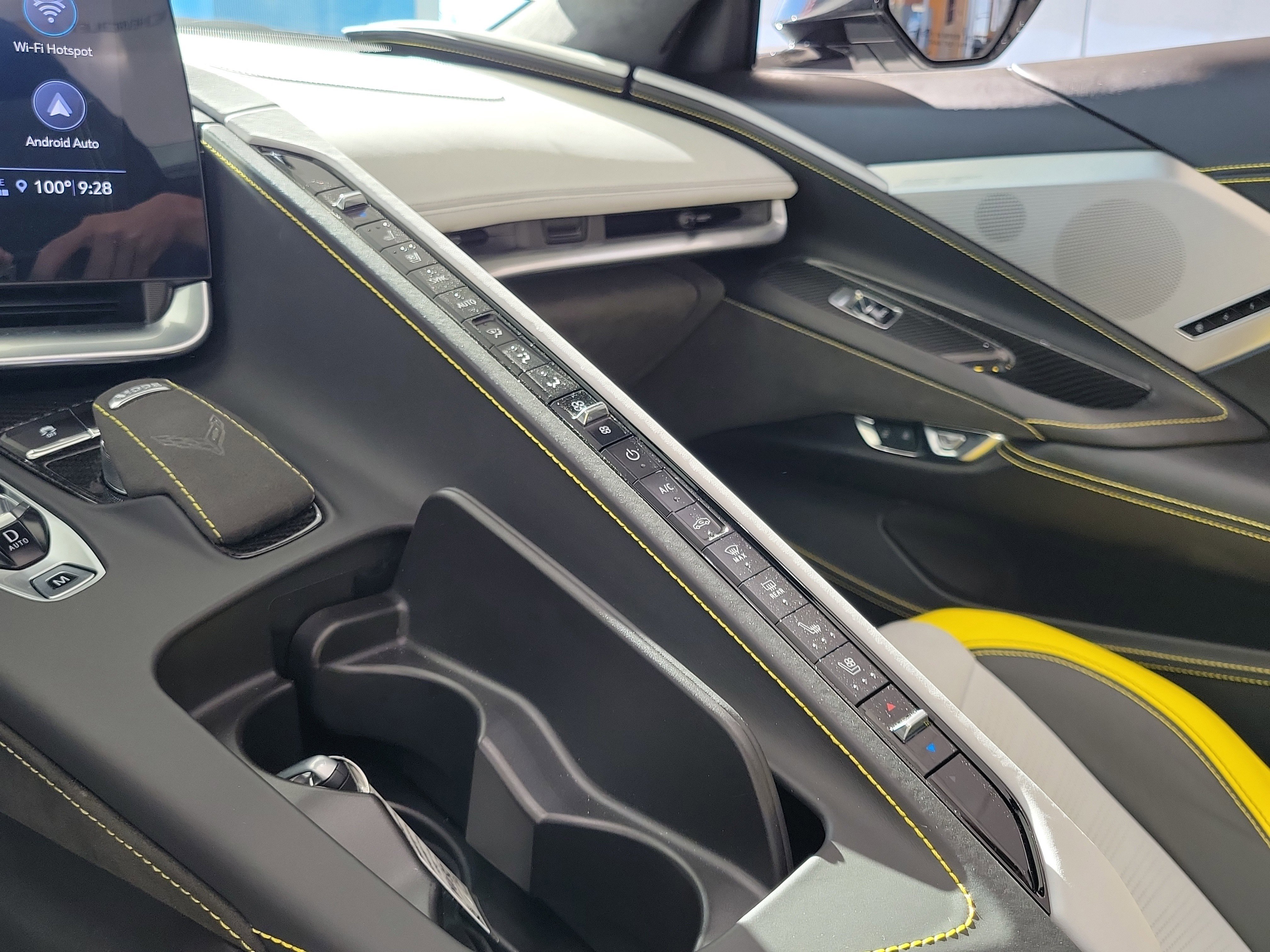 Used 2022 Chevrolet Corvette Stingray Premium Conv w/ Z51 Performance Package RWD image 25