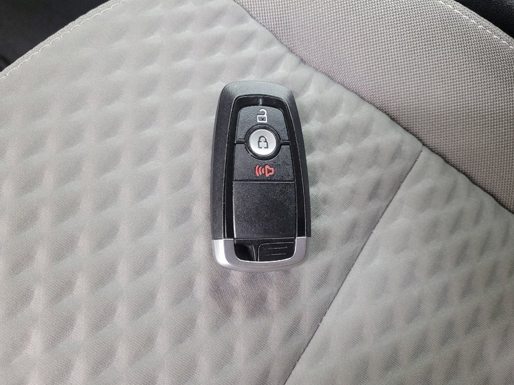 Used 2020 Ford Escape SE image 32