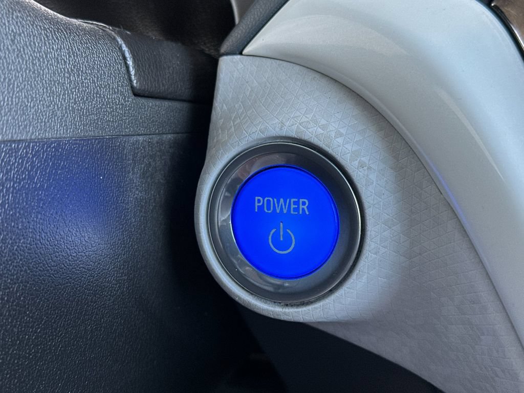 Used 2017 Chevrolet Bolt Premier w/ Driver Confidence II Package FWD image 21