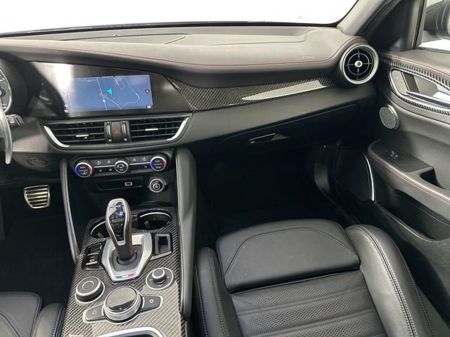 Used 2023 Alfa Romeo Giulia Estrema AWD/4WD image 29