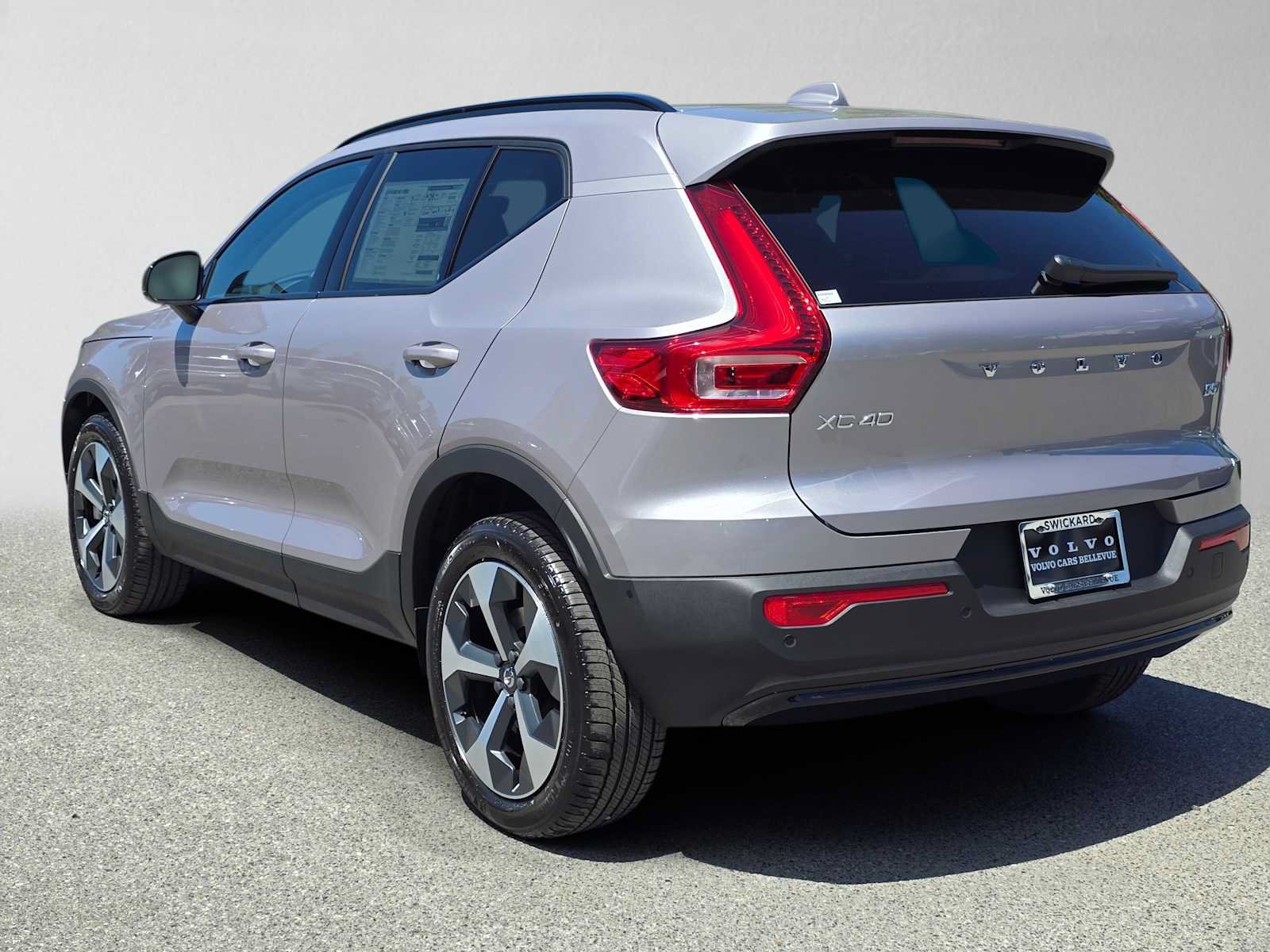 New 2026 Volvo XC40 B5 Plus w/ Protection Package Premier AWD/4WD image 5
