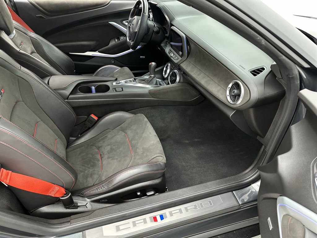 Used 2018 Chevrolet Camaro ZL1 image 23