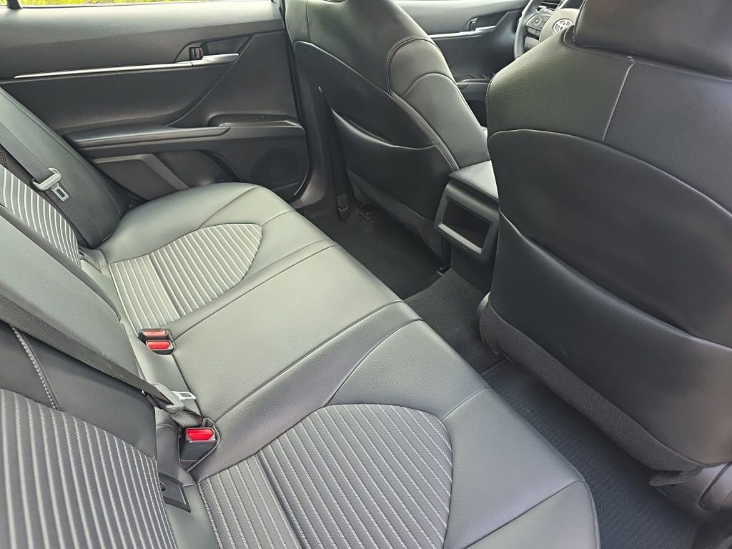 Used 2024 Toyota Camry SE image 16