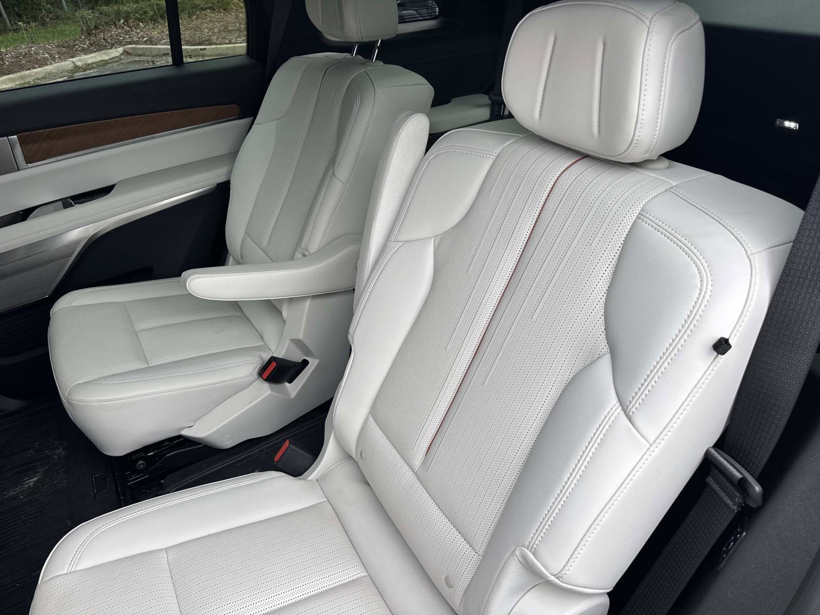 New 2026 Cadillac Vistiq Luxury w/ LPO, Floor Liner Package AWD/4WD image 14
