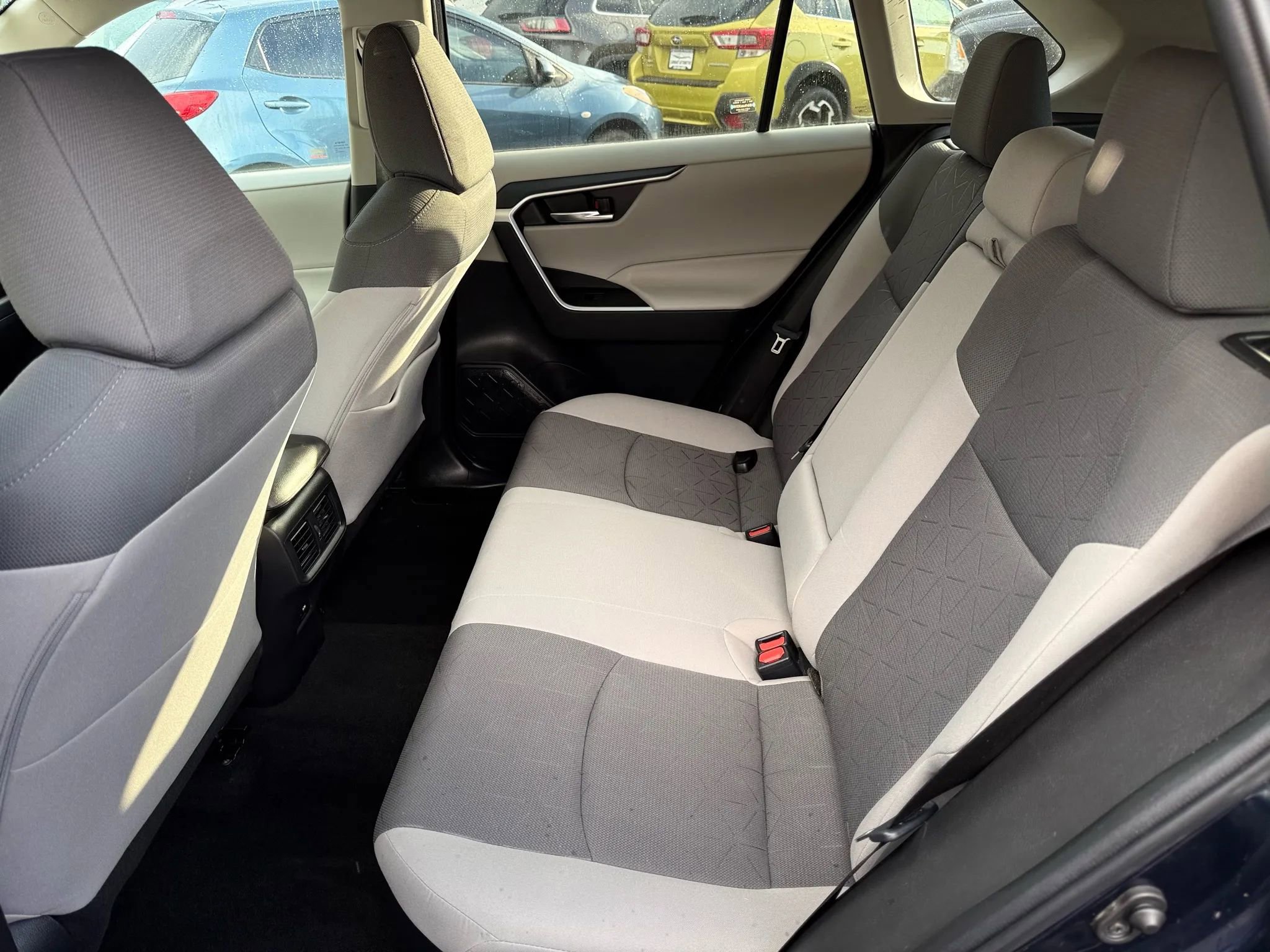 Used 2021 Toyota RAV4 XLE image 16