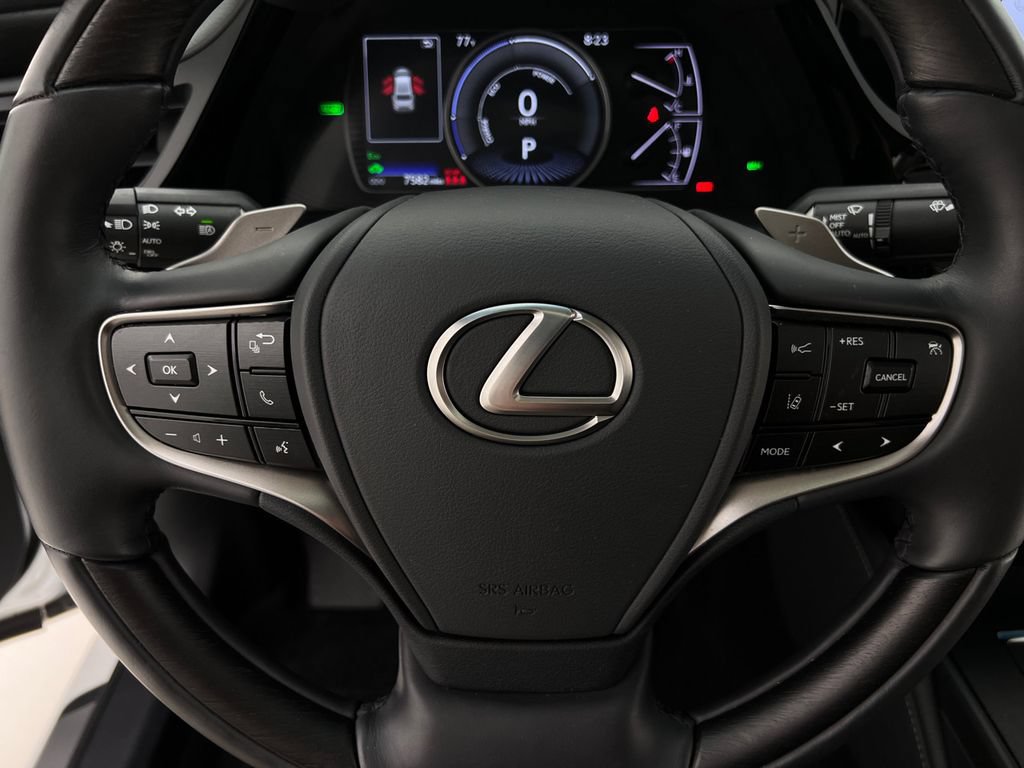 Used 2025 Lexus ES 300h w/ Luxury Package FWD image 16