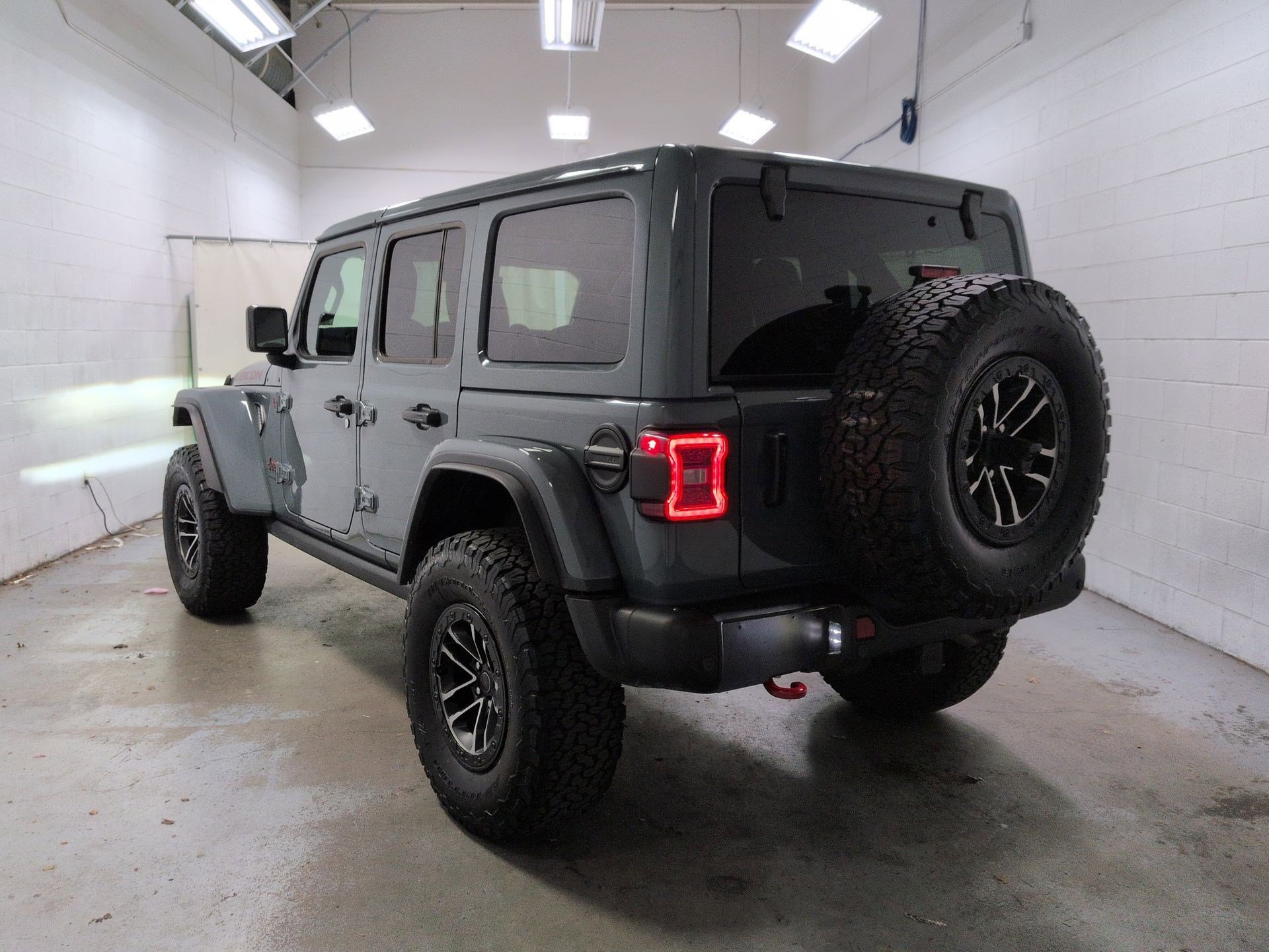 Certified 2025 Jeep Wrangler Unlimited Rubicon image 8