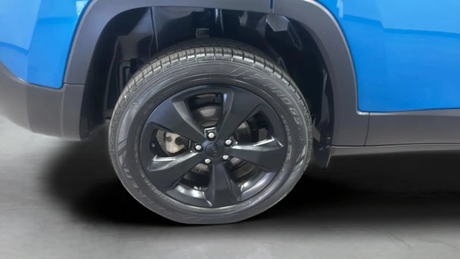 Used 2017 Jeep Cherokee Sport FWD image 31
