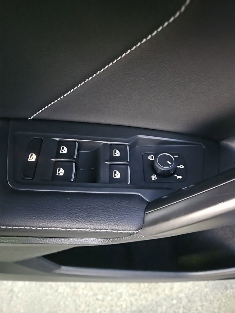 Used 2024 Volkswagen Tiguan SEL R-Line image 16