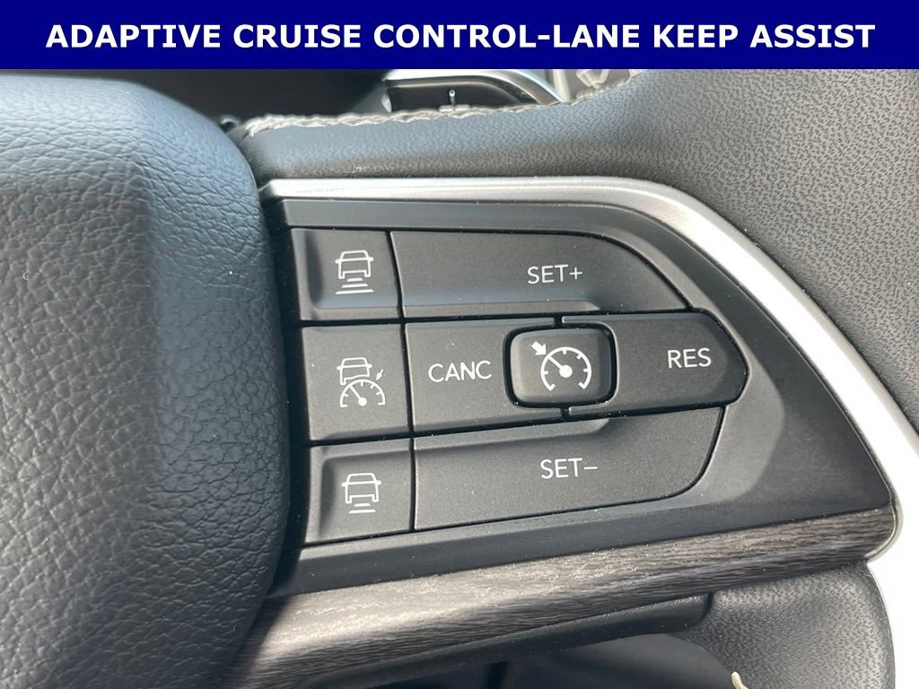 Used 2023 Jeep Grand Cherokee L Limited AWD/4WD image 14