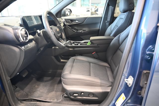Used 2026 Chevrolet Equinox LT w/ Convenience Package II FWD image 9