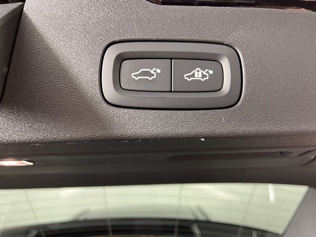 Used 2025 Volvo V60 B5 Cross Country Plus AWD/4WD image 44