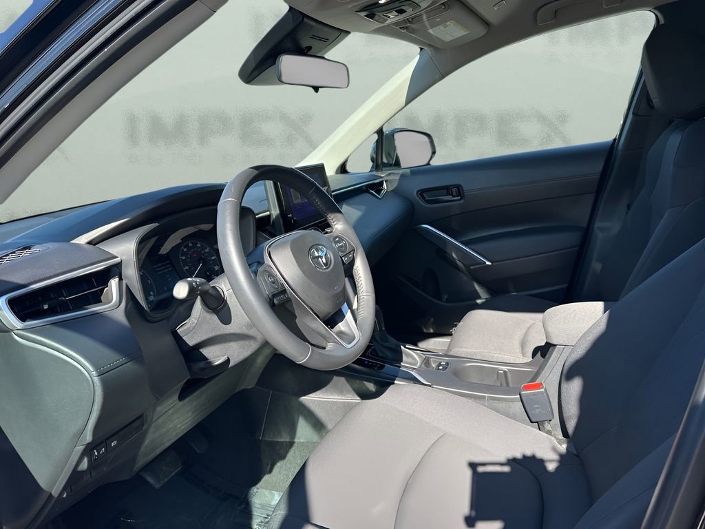 Used 2024 Toyota Corolla Cross LE image 9