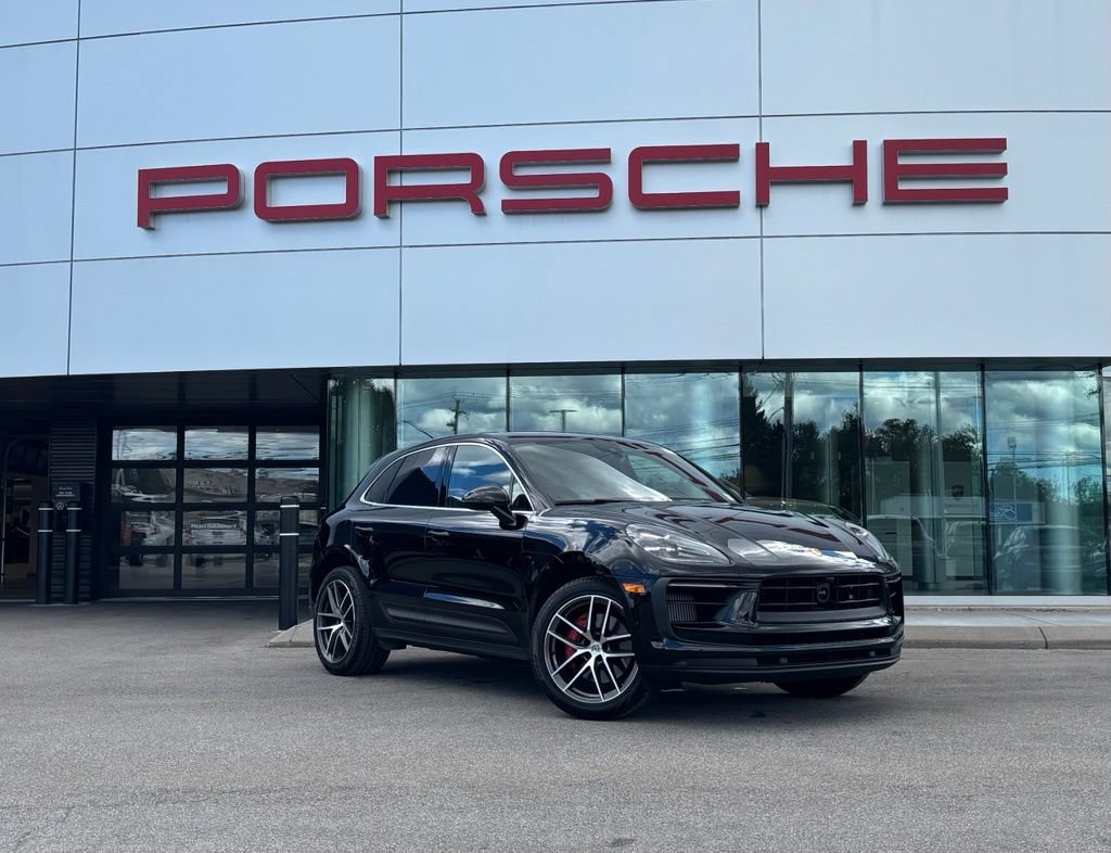 Certified 2023 Porsche Macan S AWD/4WD image 20