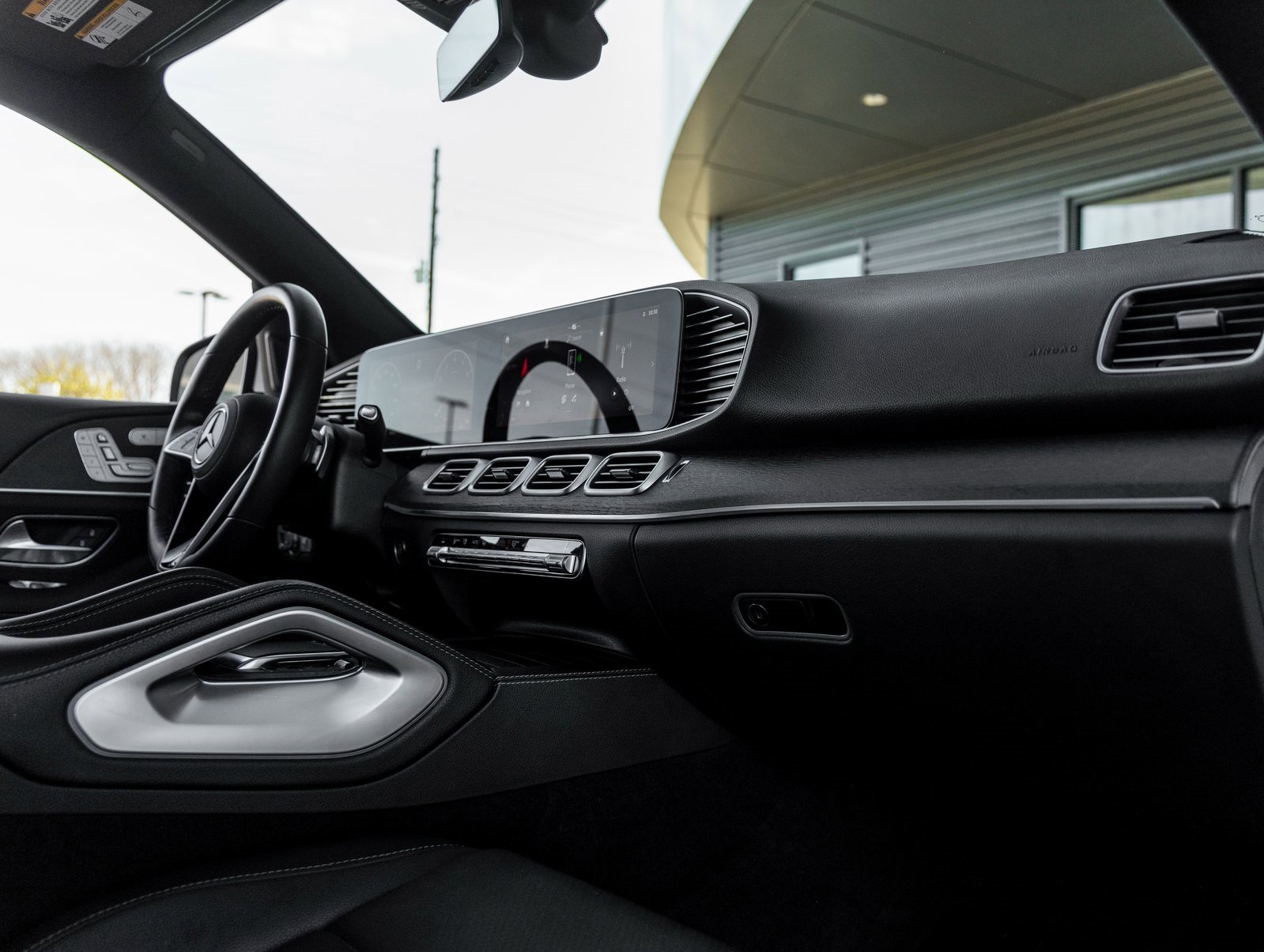 Used 2024 Mercedes-Benz GLE 450 4MATIC w/ AMG Line Exterior image 45