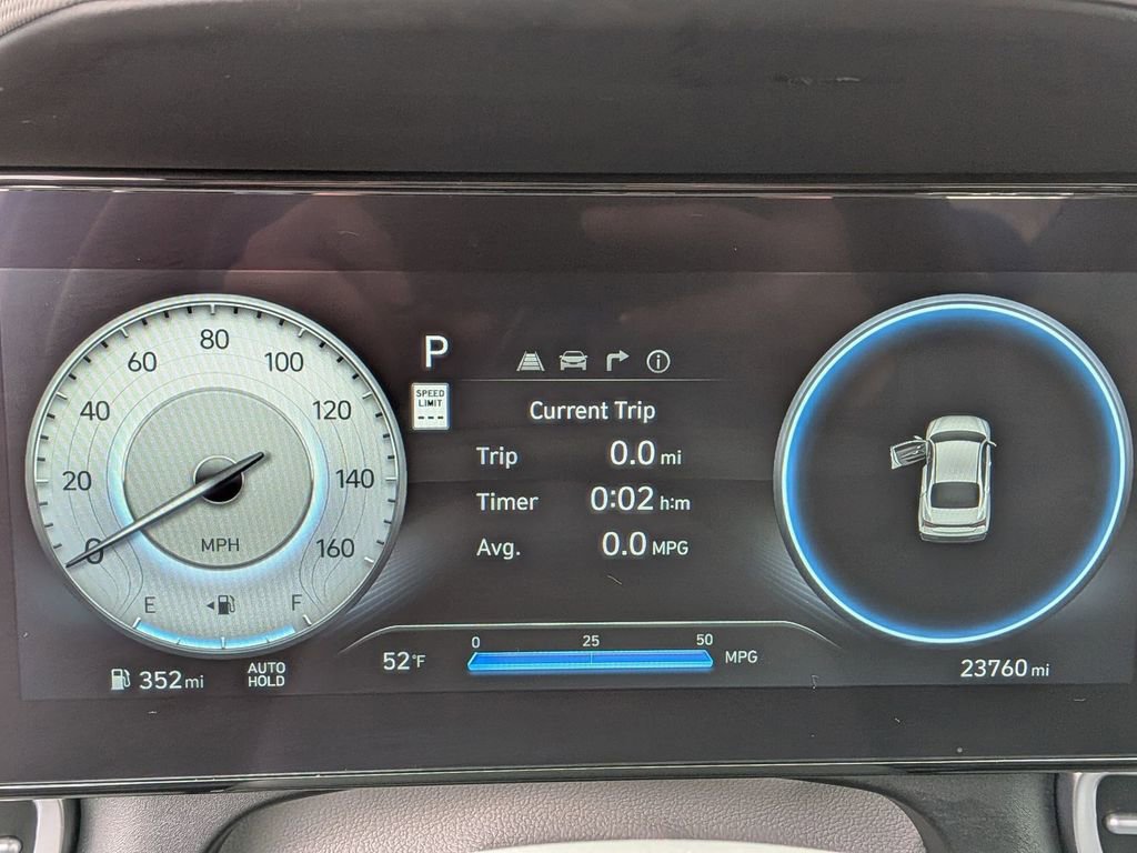 Used 2025 Hyundai Elantra SEL FWD image 13