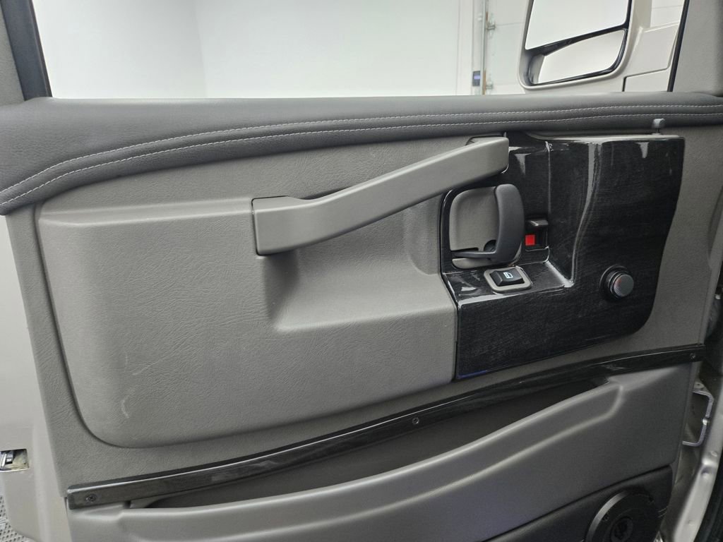 Used 2023 GMC Savana 2500 image 15