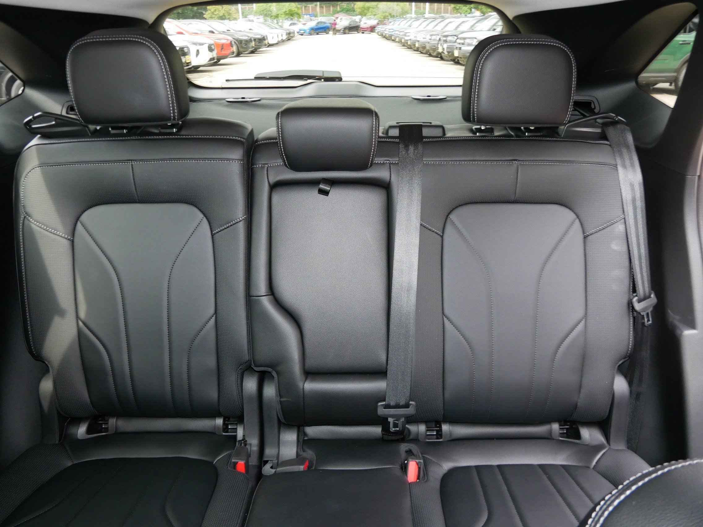 Used 2025 Ford Escape SE w/ PHEV Premium Package FWD image 13