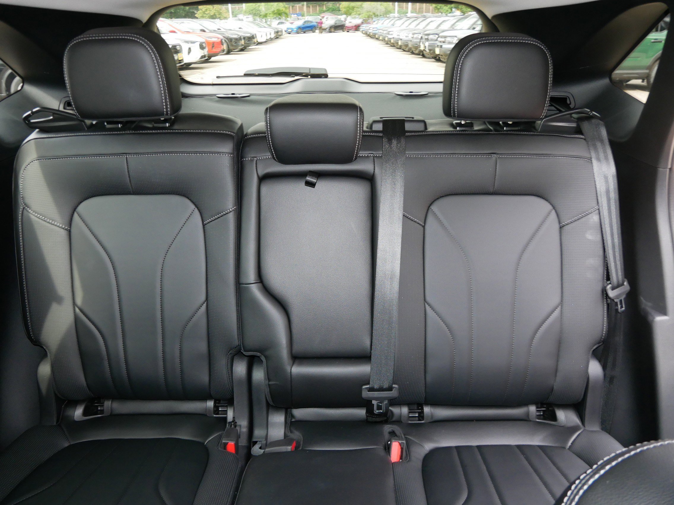 Used 2025 Ford Escape SE w/ PHEV Premium Package FWD image 13