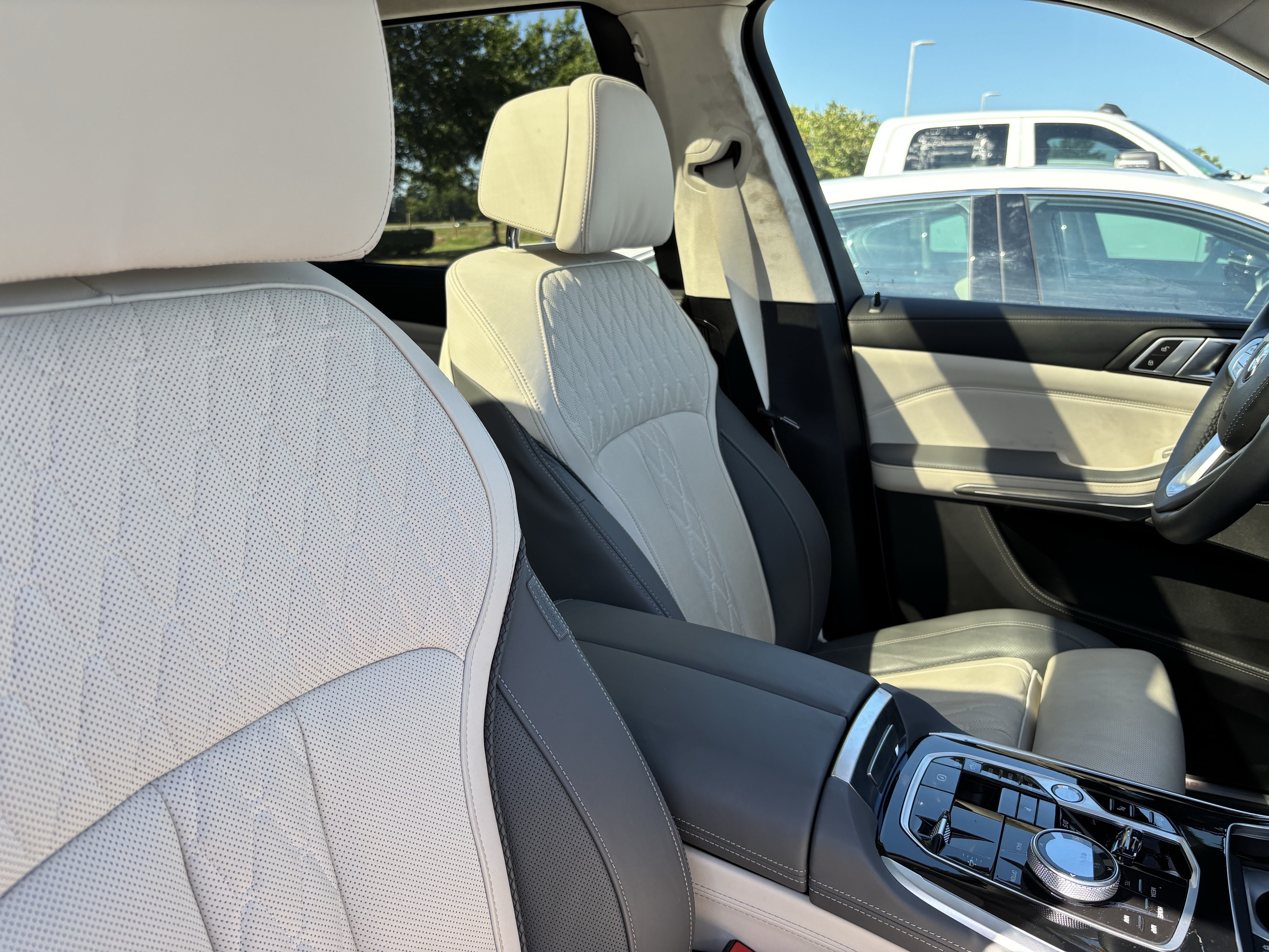 Certified 2024 BMW X7 xDrive40i AWD/4WD image 32