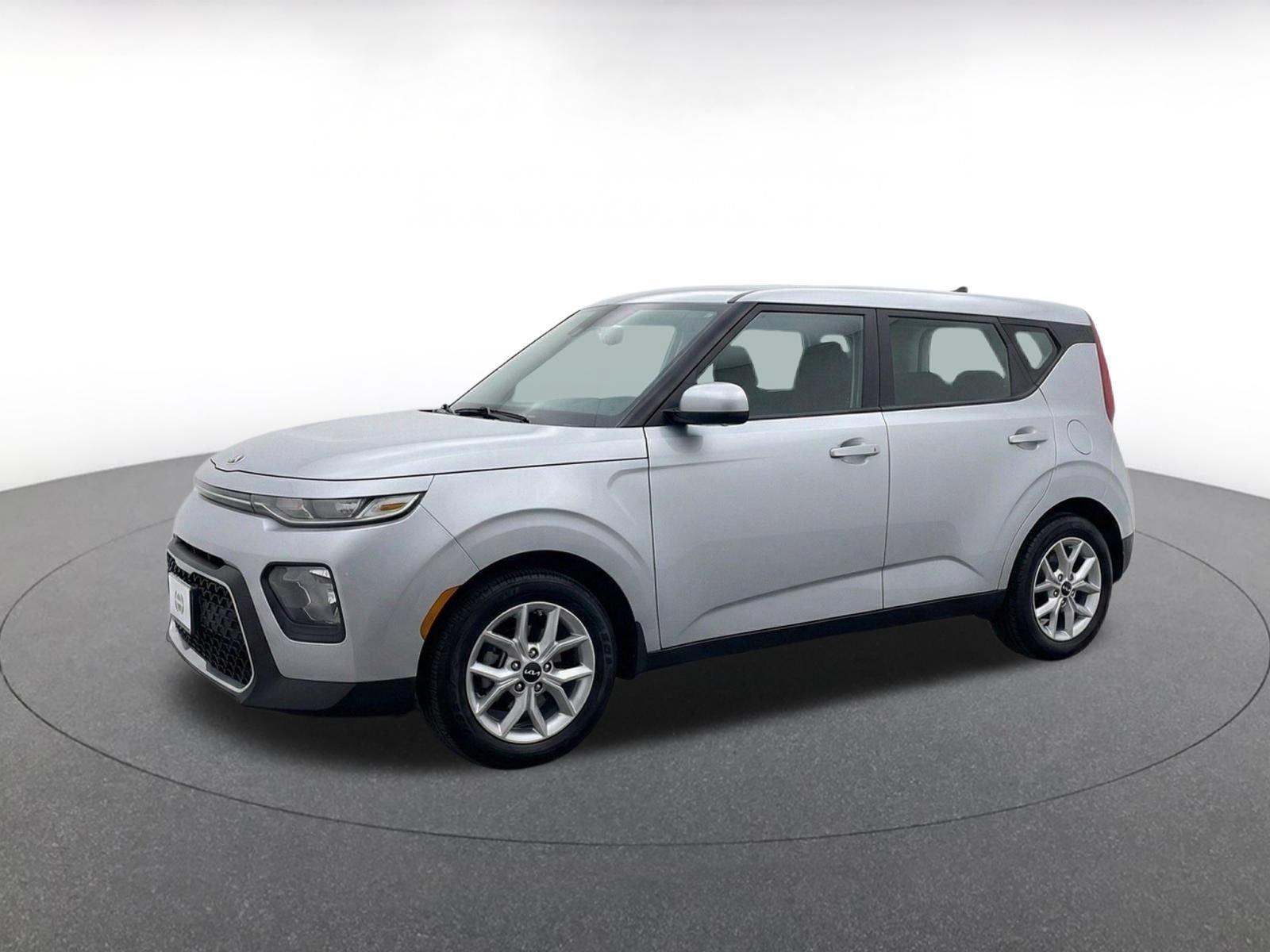Used 2025 Kia Soul LX w/ LX Technology Package FWD image 3