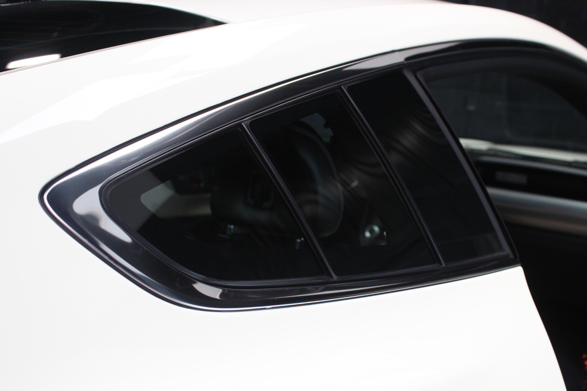 Used 2015 Ford Mustang 50 Years RWD image 25