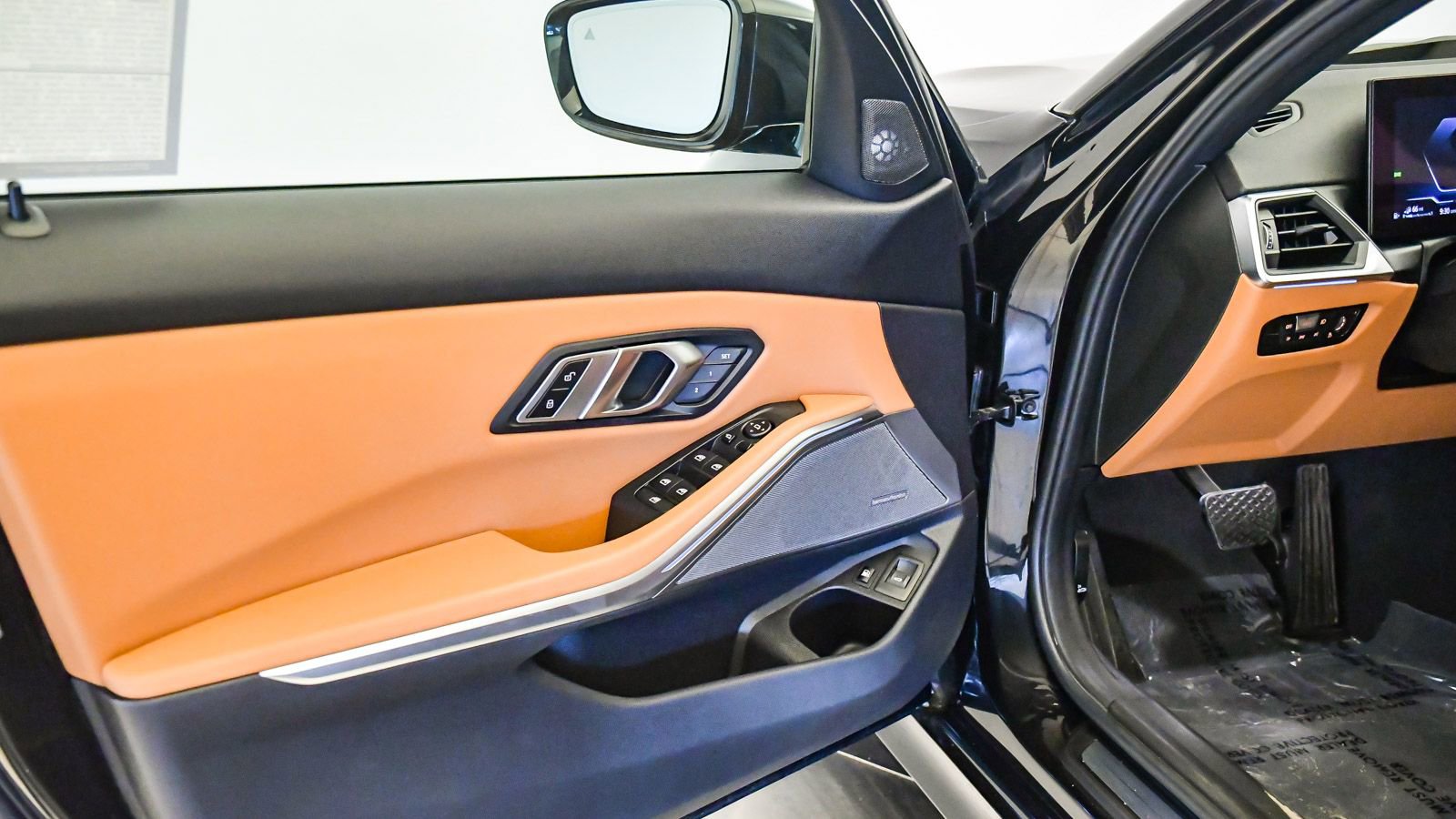 Certified 2023 BMW 330e xDrive w/ Premium Package image 24