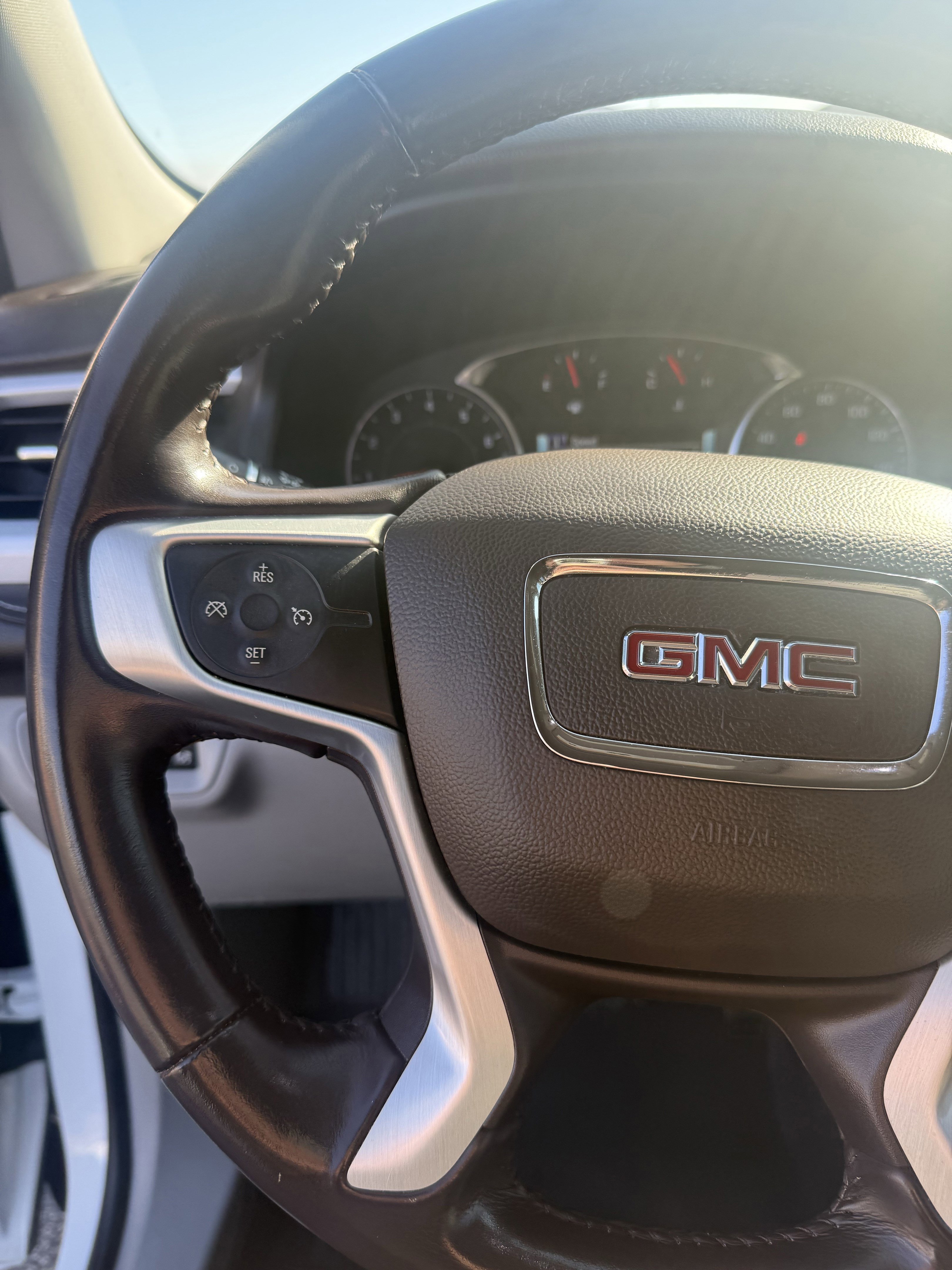Used 2019 GMC Acadia SLT image 26