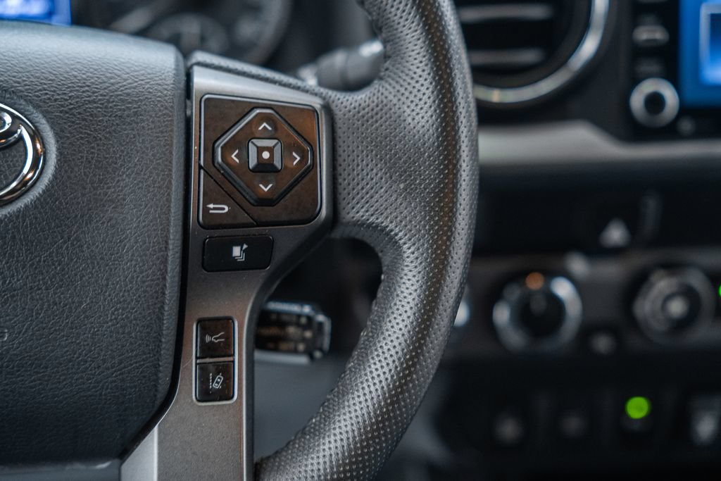 Used 2020 Toyota Tacoma TRD Off-Road w/ Technology Package AWD/4WD image 29