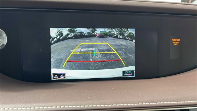 Used 2018 Lexus LS 500 w/ Accessory Package (Z2) image 19