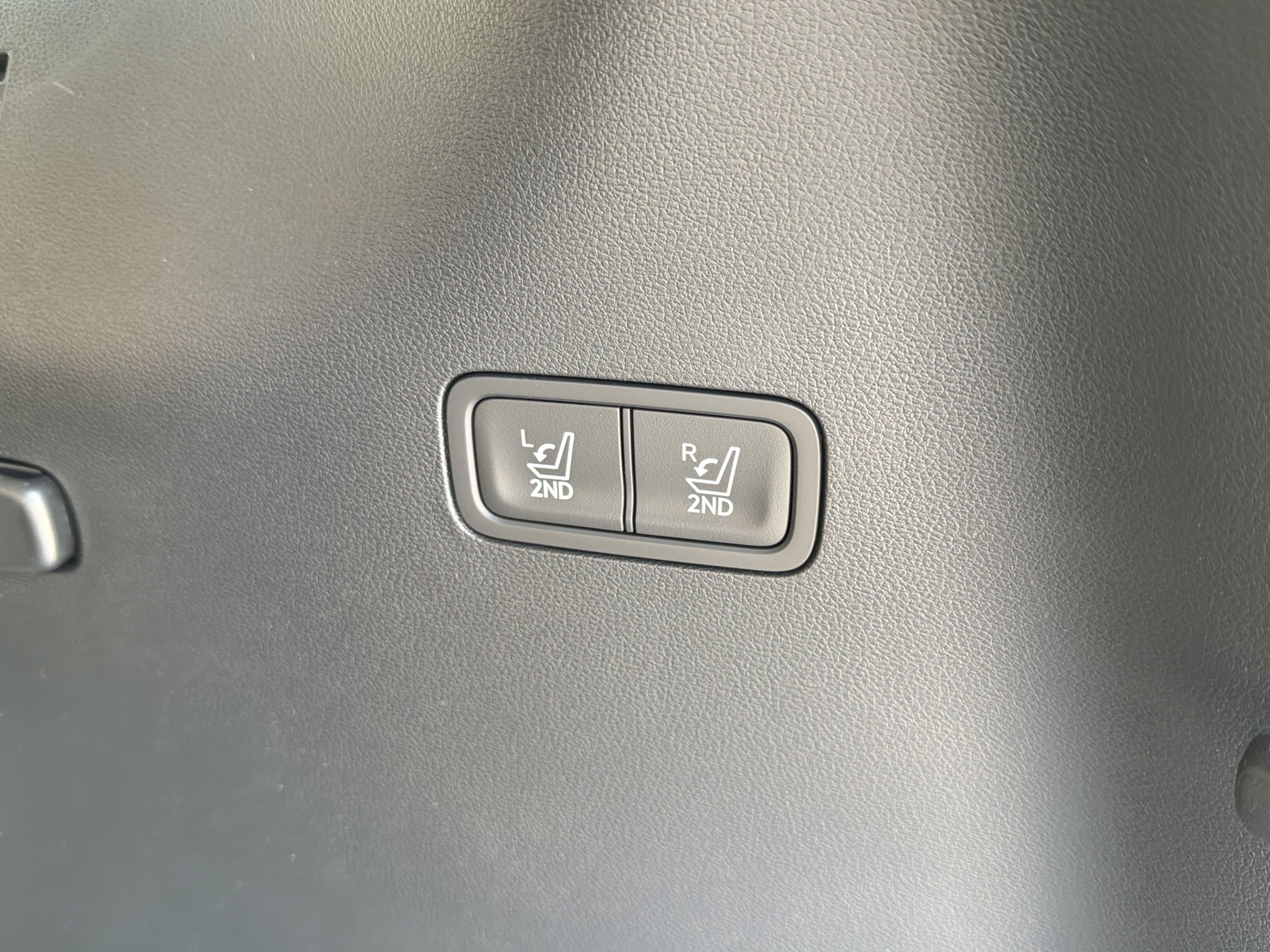 New 2026 Hyundai Santa Fe Limited FWD image 6