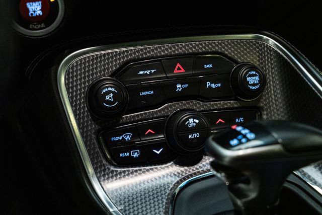 Used 2015 Dodge Challenger SRT Hellcat image 26